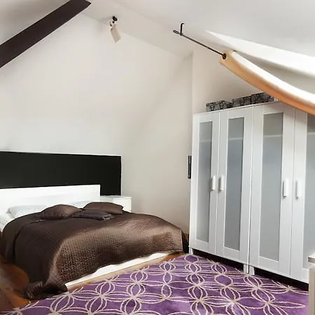 Apartment Italska *